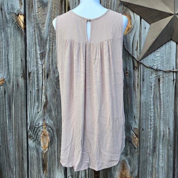 Smocked Sleeveless Top Torrid Plus Size 1X Blush Tan Crinkle Gauze Tank Keyhole - Picture 3 of 10